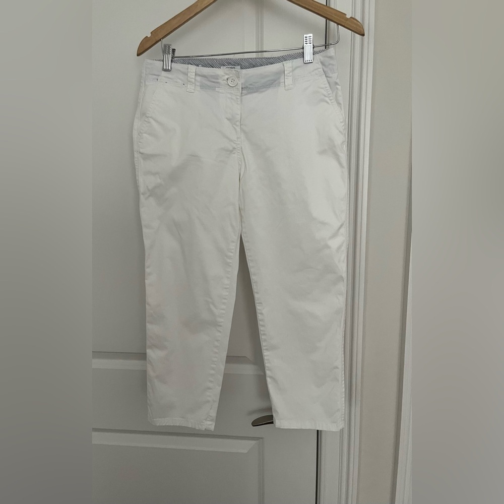 Crown & Ivy White Capri Pants Size 4P cotton